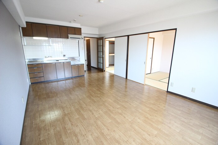 物件内観写真8　(居室)