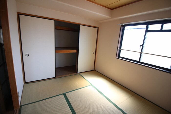 物件内観写真10　(居室)