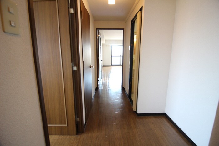 物件内観写真18　(廊下)