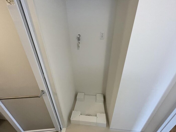 物件内観写真12　(洗濯機置場)
