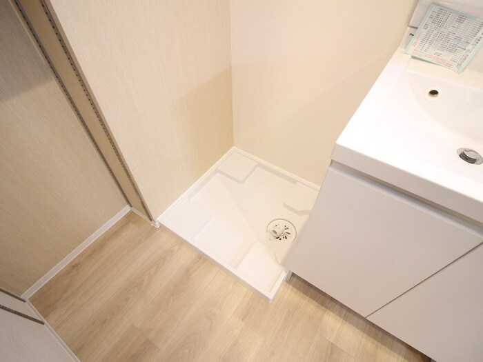 物件内観写真16　(洗濯機置場)