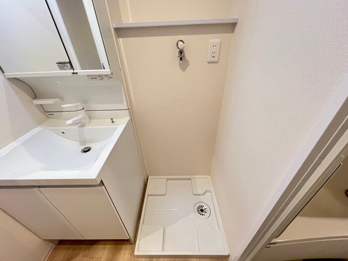 物件内観写真18　(洗濯機置場)