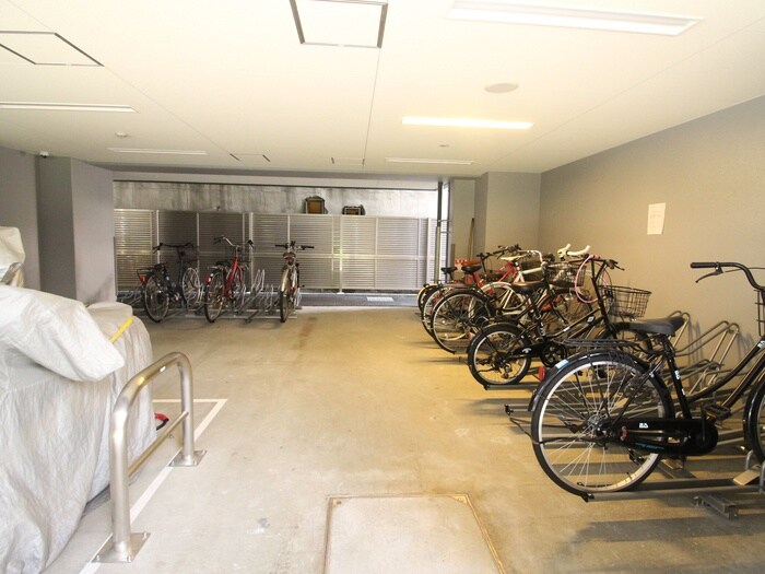 物件外観写真4　(駐輪場)