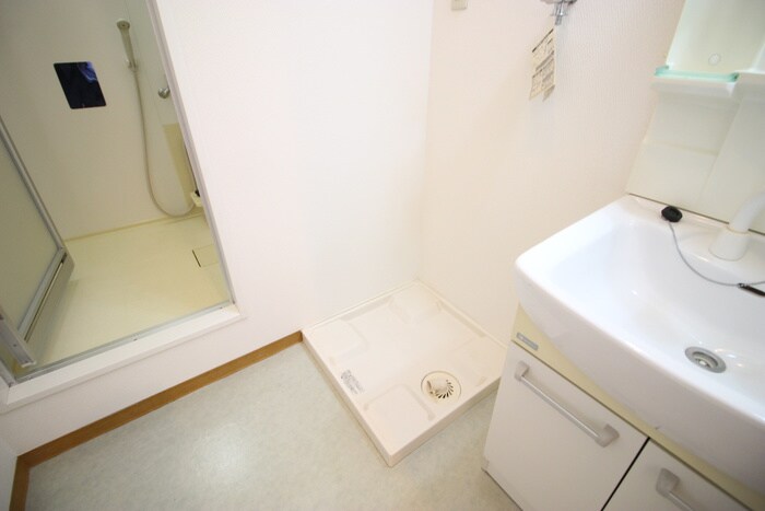 物件内観写真13　(洗濯機置場)