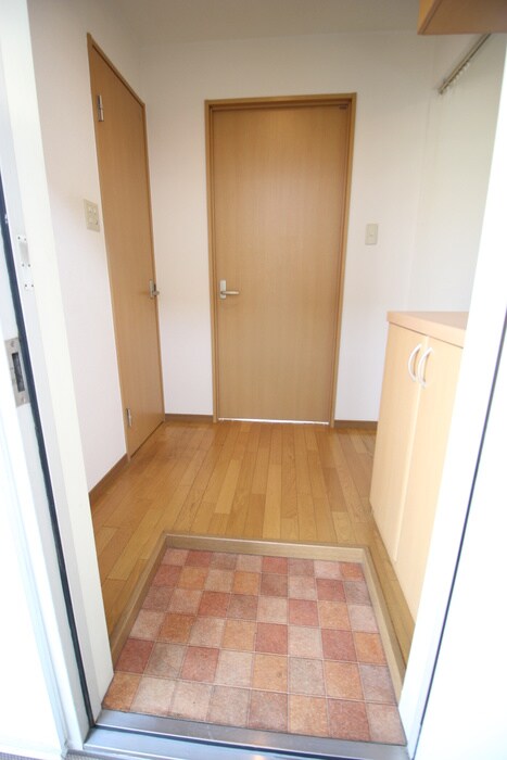 物件内観写真14　(玄関)