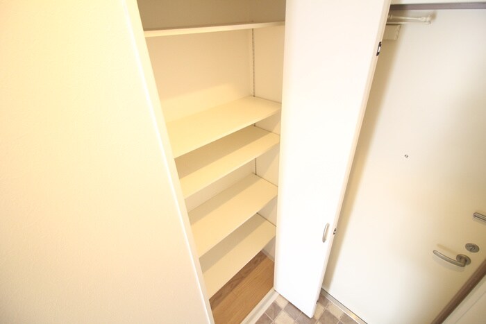 物件内観写真18　(靴箱)