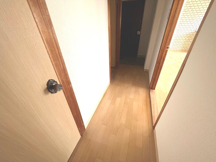 物件内観写真16　(廊下)
