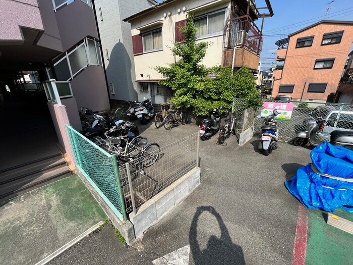物件外観写真6　(駐輪場)