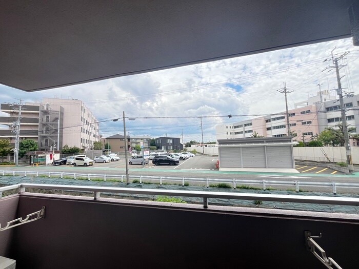 物件内観写真22　(室内からの展望)