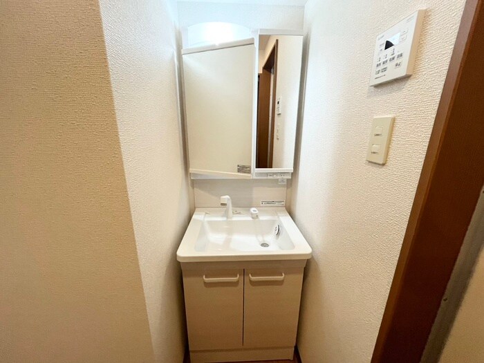 物件内観写真9　(洗面)