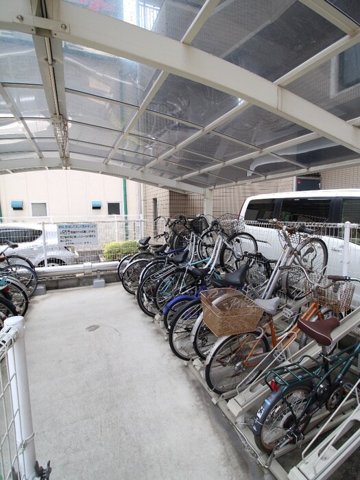 物件外観写真3　(駐輪場)