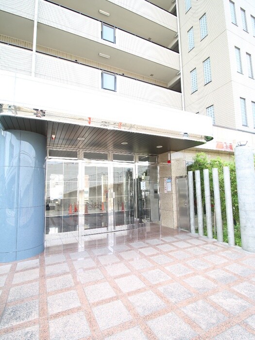 物件外観写真6　(エントランス部分)
