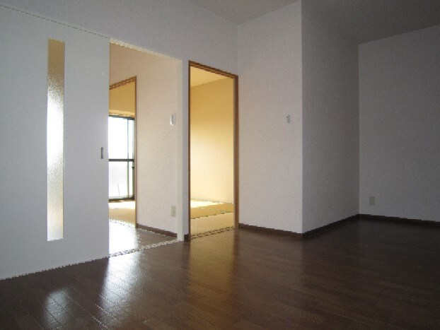 物件内観写真8　(廊下)