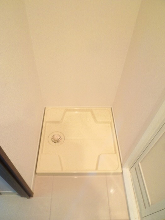 物件内観写真10　(洗濯機置場)