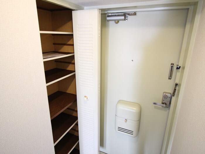 物件内観写真8　(靴箱)