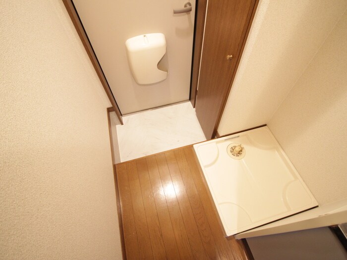 物件内観写真12　(玄関)