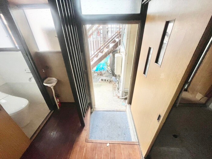物件内観写真13　(玄関)