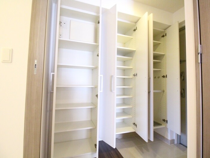 物件内観写真17　(靴箱)