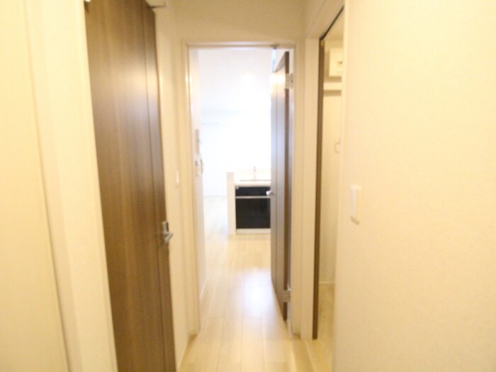 物件内観写真18　(廊下)