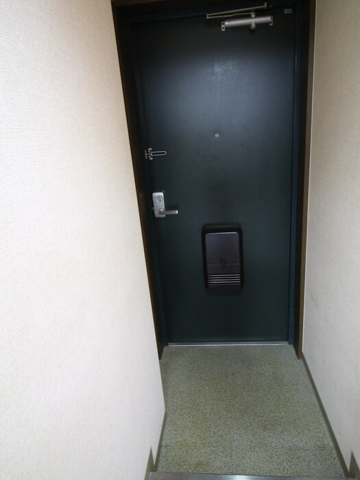 物件内観写真13　(玄関)