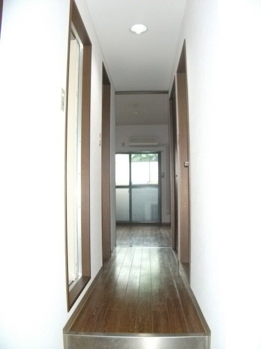 物件内観写真14　(廊下)