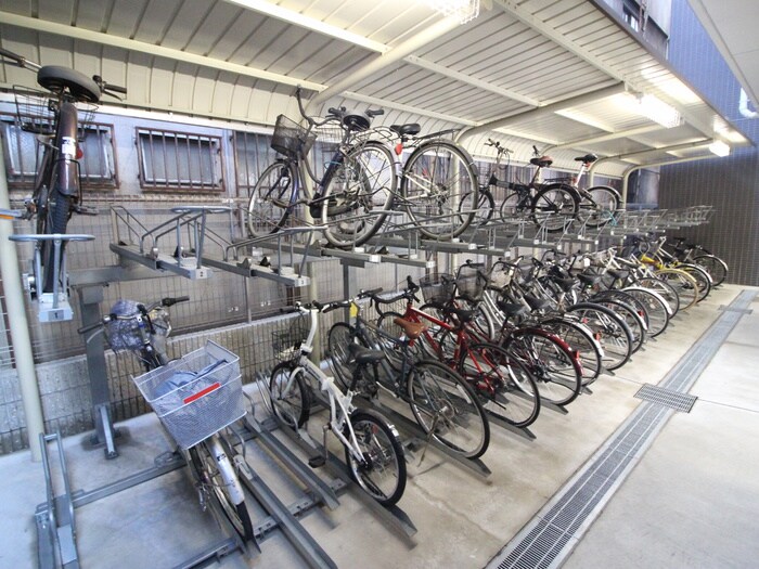 物件外観写真5　(駐輪場)