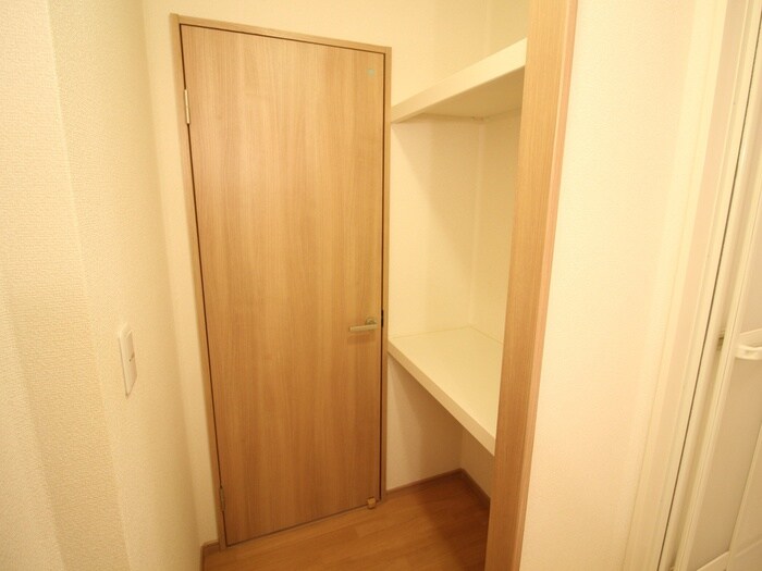 物件内観写真12　(収納)