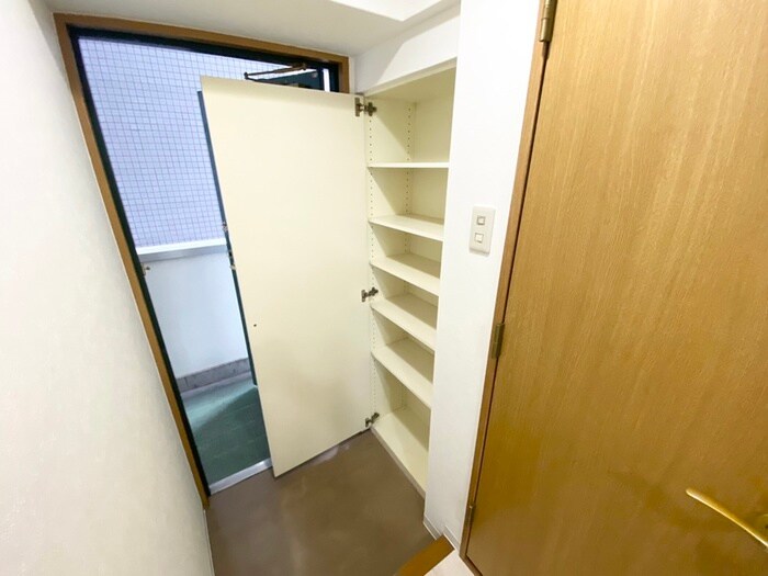 物件内観写真14　(靴箱)