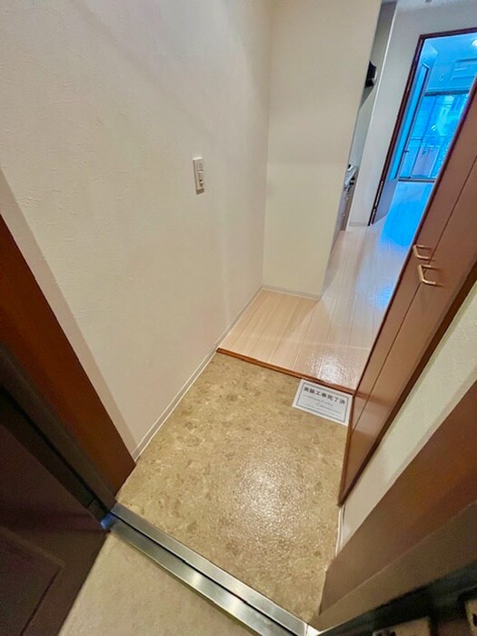 物件内観写真7　(玄関)