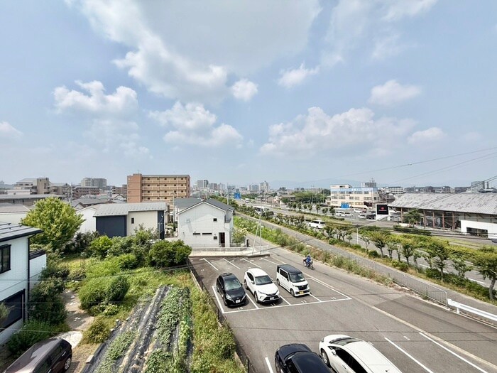 物件内観写真21　(室内からの展望)