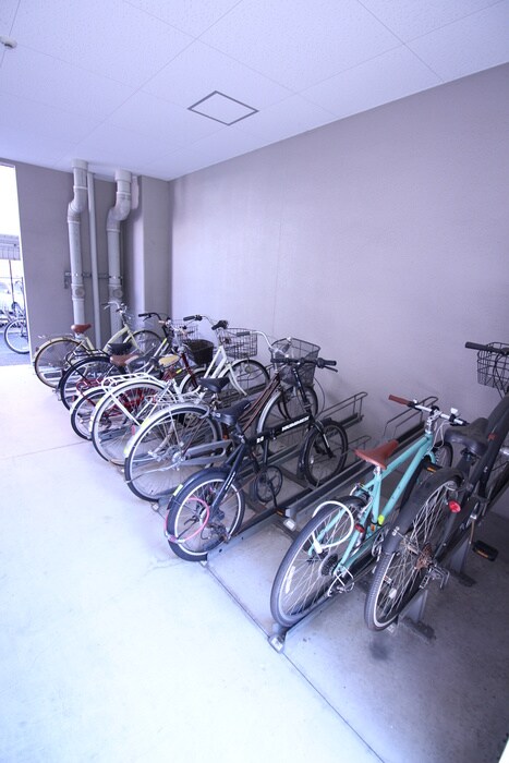 物件外観写真6　(駐輪場)