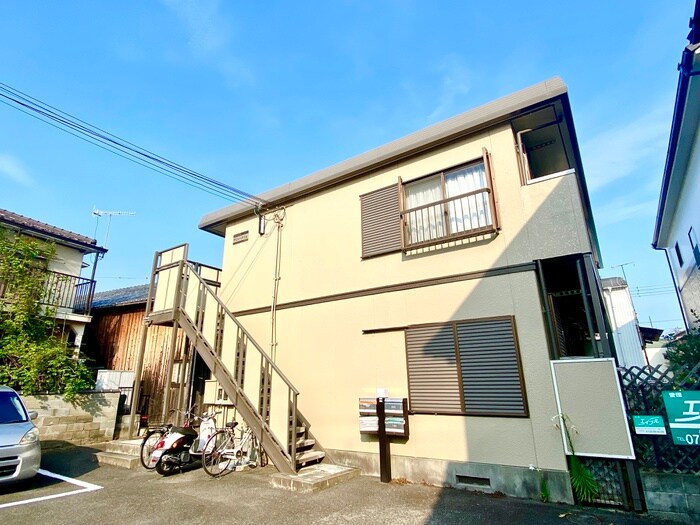 物件外観写真2　(エントランス部分)