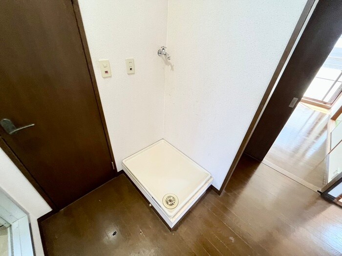 物件内観写真14　(洗濯機置場)