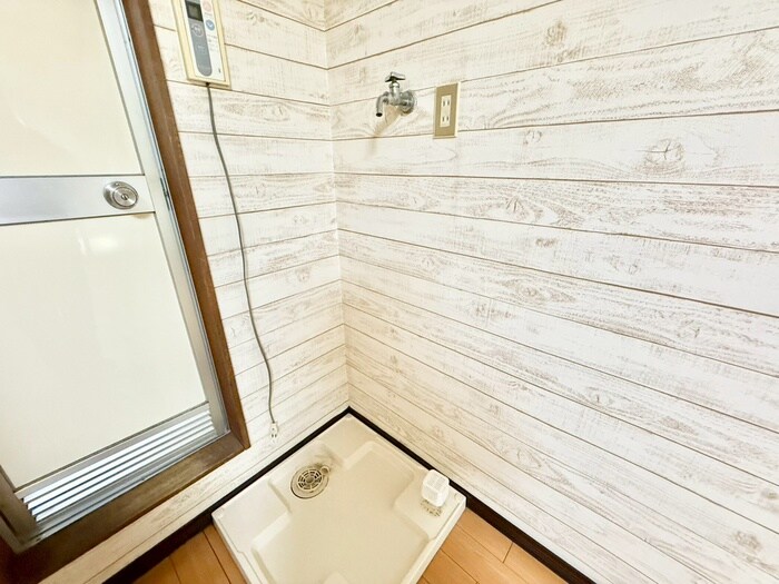 物件内観写真13　(洗濯機置場)