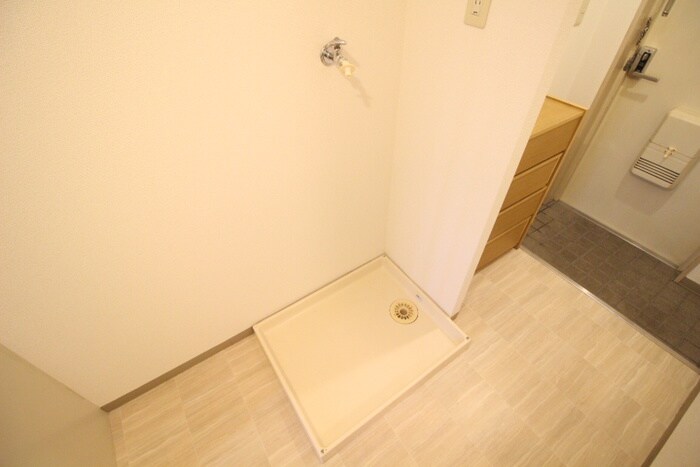 物件内観写真14　(洗濯機置場)