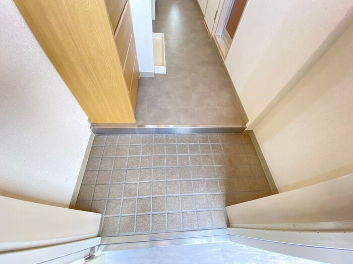 物件内観写真19　(玄関)