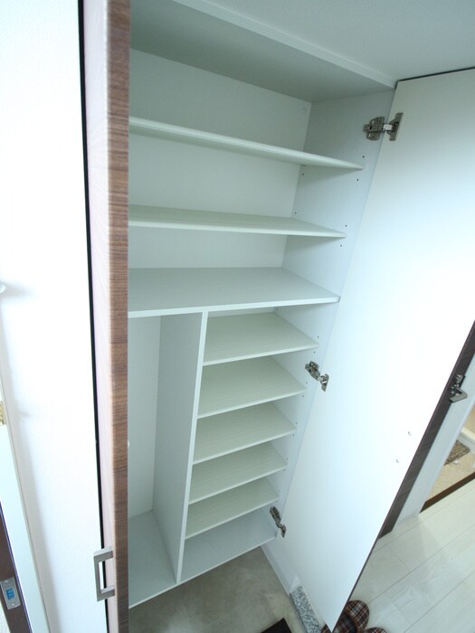 物件内観写真17　(靴箱)