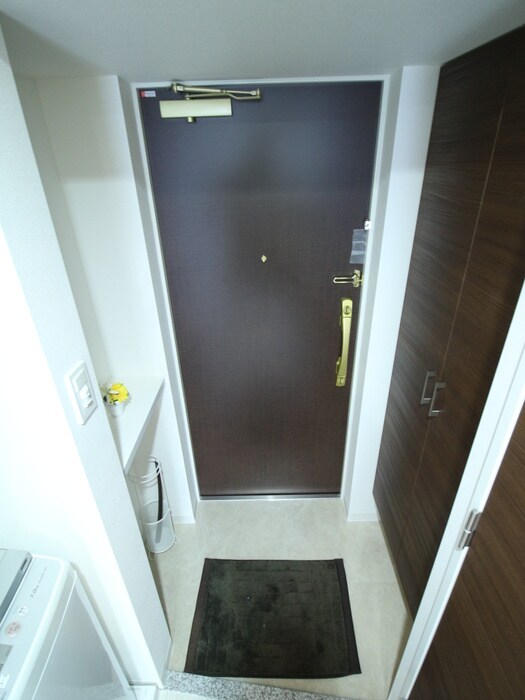 物件内観写真18　(玄関)