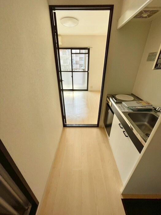 物件内観写真12　(廊下)