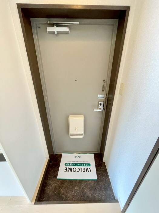 物件内観写真13　(玄関)