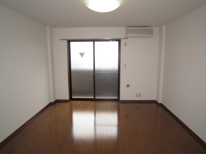 物件内観写真5　(居室)