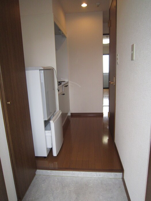 物件内観写真7　(玄関)