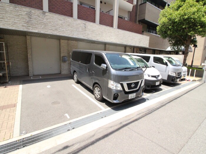 物件外観写真6　(駐車場)