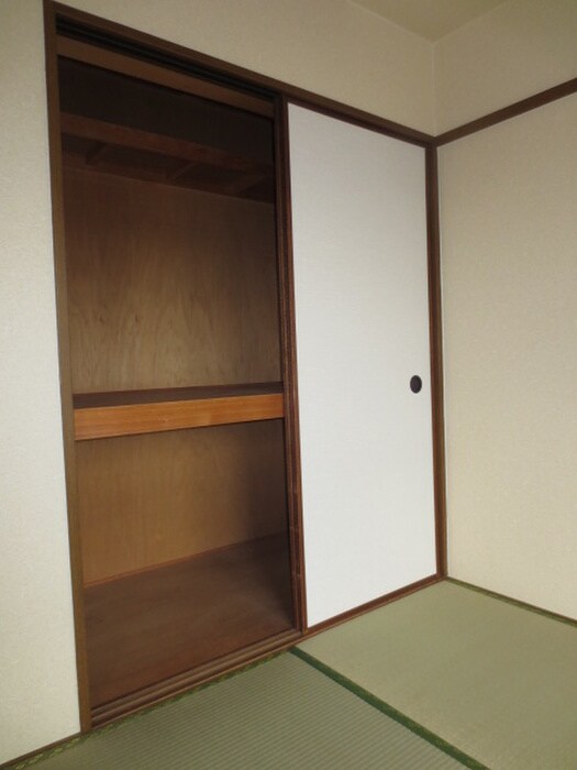 物件内観写真12　(収納)