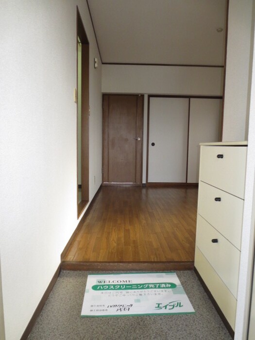 物件内観写真13　(玄関)