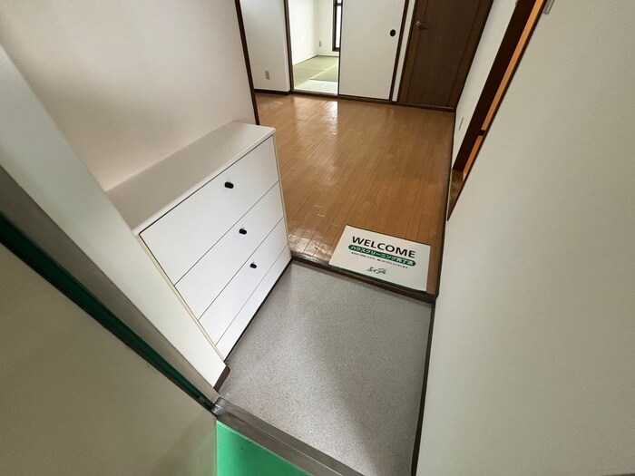 物件内観写真18　(玄関)