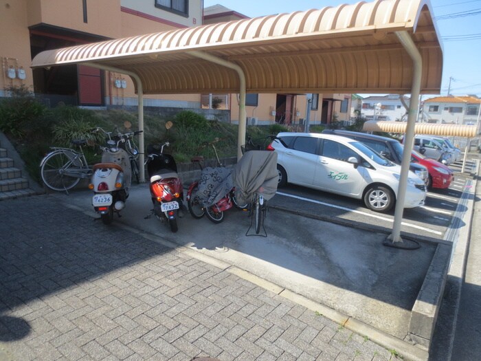 物件外観写真5　(駐輪場)