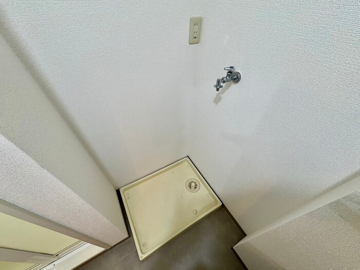 物件内観写真13　(洗濯機置場)