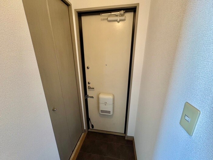 物件内観写真14　(玄関)