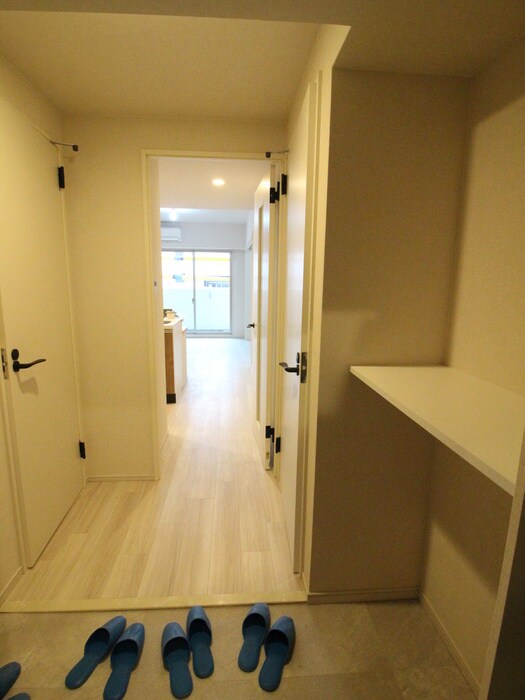物件内観写真7　(玄関)